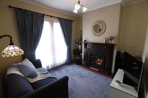 Wine And Roses Bed And Breakfast - Accommodation in Bendigo 21