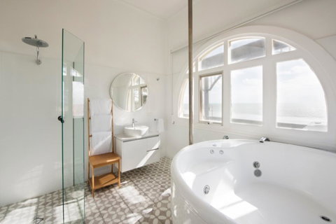 Seawall Apartments - Accommodation in Bendigo 10