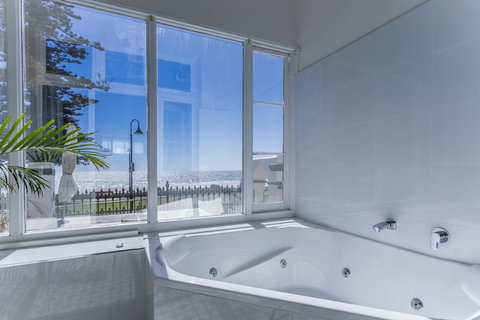 Seawall Apartments - Accommodation in Bendigo 4