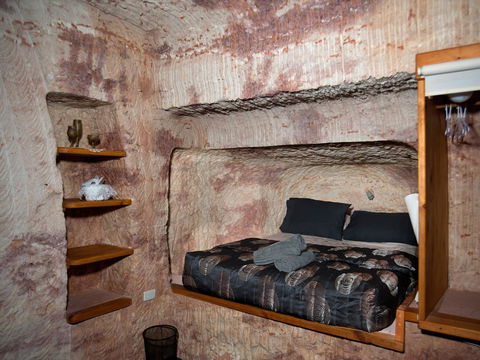 Ali\'s Underground Studio - Accommodation in Bendigo 9