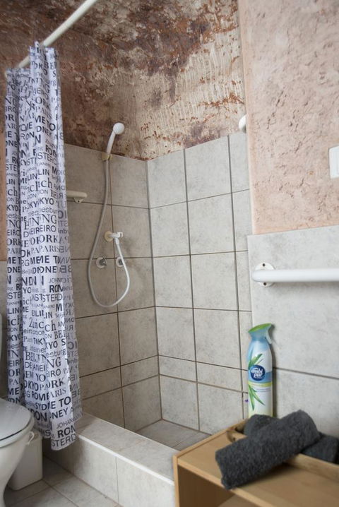 Ali\'s Underground Studio - Accommodation in Bendigo 11