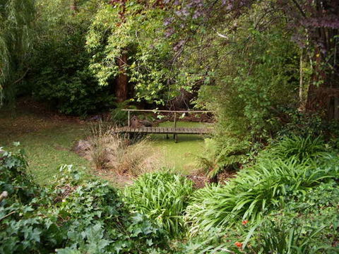 Hilltop - Accommodation in Bendigo 11