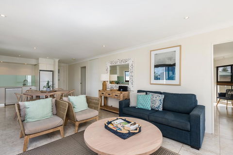 Bayview Beachfront Apartments, In Town Right On The Beach - Accommodation in Bendigo 32