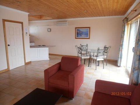 Esplanade Apartments At West Beach - Accommodation in Bendigo 2