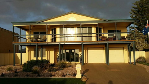 Beachside Escape On The Esplanade - Accommodation in Bendigo 0