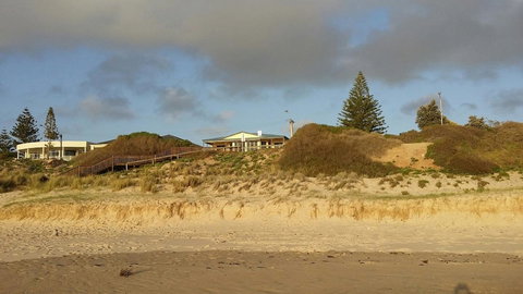 Beachside Escape On The Esplanade - Accommodation in Bendigo 3