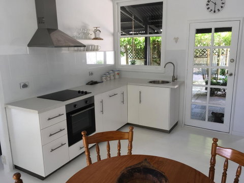 Hilltop Too - Accommodation in Bendigo 2