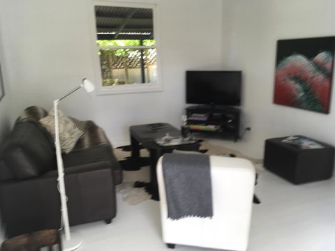 Hilltop Too - Accommodation in Bendigo 3