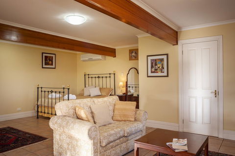 Angaston Saleyards Luxury Accommodation - Accommodation in Bendigo 19