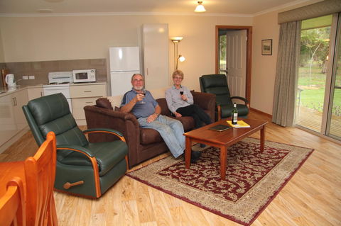 Camawald Coonawarra Cottage B&B - Accommodation in Bendigo 4