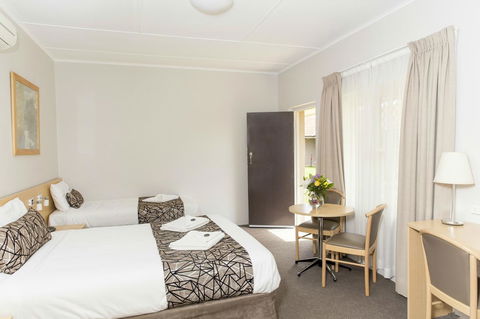 Bathurst Motor Inn - Accommodation in Bendigo 24