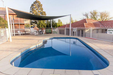 Bathurst Motor Inn - Accommodation in Bendigo 5