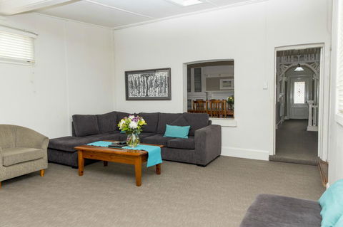 Bathurst Motor Inn - Accommodation in Bendigo 31