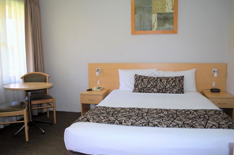 Bathurst Motor Inn - Accommodation in Bendigo 26