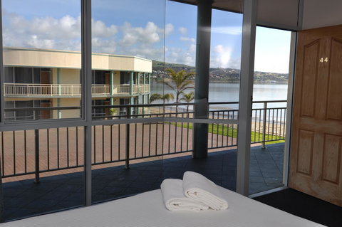Hilton Beachfront Motel - Accommodation in Bendigo 0