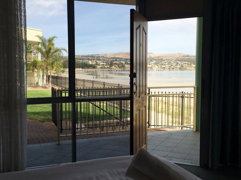 Hilton Beachfront Motel - Accommodation in Bendigo 18