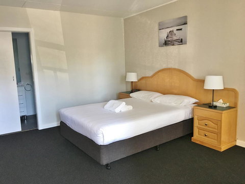 Hilton Beachfront Motel - Accommodation in Bendigo 31