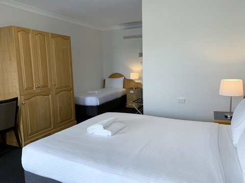 Hilton Beachfront Motel - Accommodation in Bendigo 11