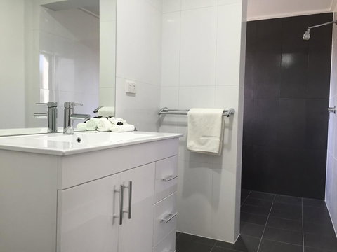 Hilton Beachfront Motel - Accommodation in Bendigo 37