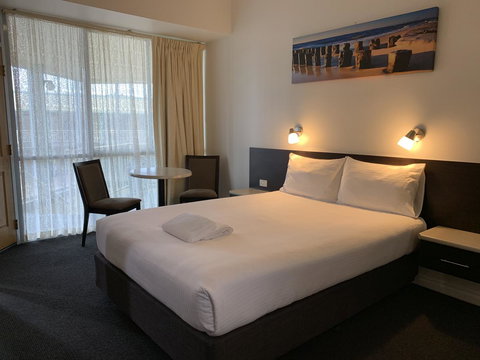 Hilton Beachfront Motel - Accommodation in Bendigo 1
