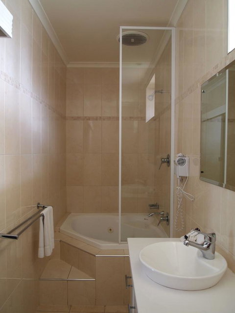 Hilton Beachfront Motel - Accommodation in Bendigo 44