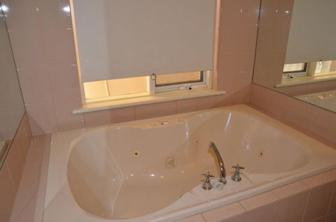 The Bluff Resort Apartments - Accommodation in Bendigo 37