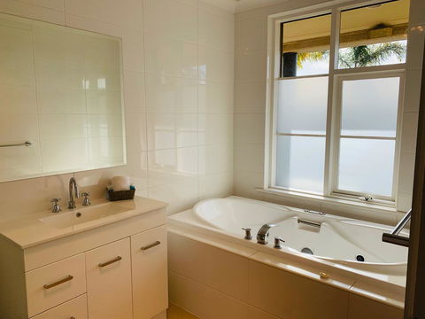 The Bluff Resort Apartments - Accommodation in Bendigo 3