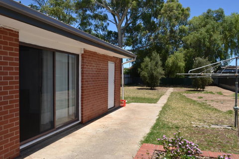 Prospect Holiday House - Accommodation in Bendigo 8