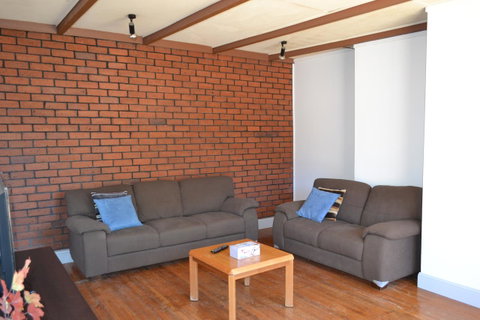 Prospect Holiday House - Accommodation in Bendigo 4