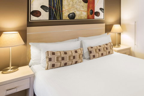 Apartments @ 16 Holdfast - Accommodation in Bendigo 11