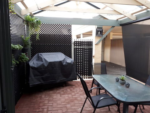 Townhouse On The Marina - Accommodation in Bendigo 5