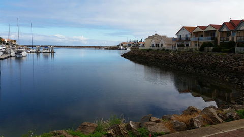 Townhouse On The Marina - Accommodation in Bendigo 14