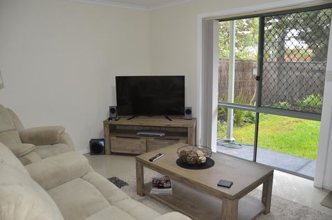 Townhouse On The Marina - Accommodation in Bendigo 18