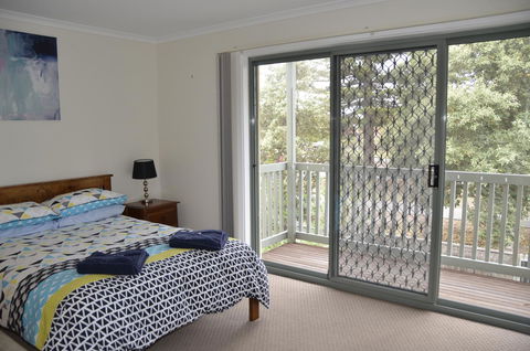 Townhouse On The Marina - Accommodation in Bendigo 15