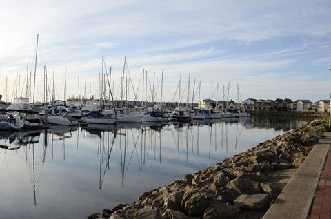 Townhouse On The Marina - Accommodation in Bendigo 13