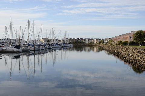 Townhouse On The Marina - Accommodation in Bendigo 7