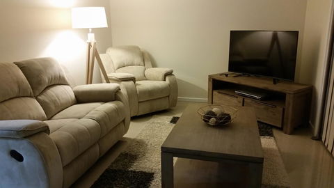 Townhouse On The Marina - Accommodation in Bendigo 1