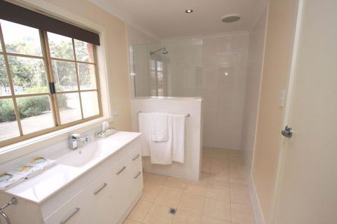 Clare Central - Accommodation in Bendigo 9