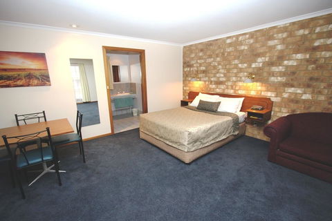 Clare Central - Accommodation in Bendigo 22
