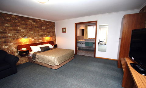 Clare Central - Accommodation in Bendigo 14