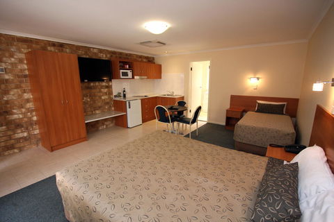 Clare Central - Accommodation in Bendigo 19