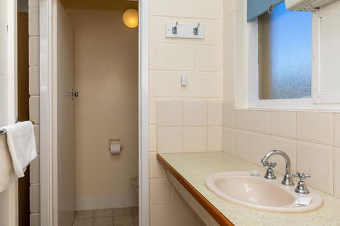 Blue Seas Motel - Accommodation in Bendigo 9