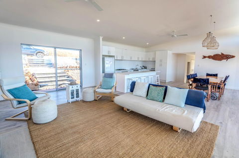 Middle River Beach House, Western House - Accommodation in Bendigo 6