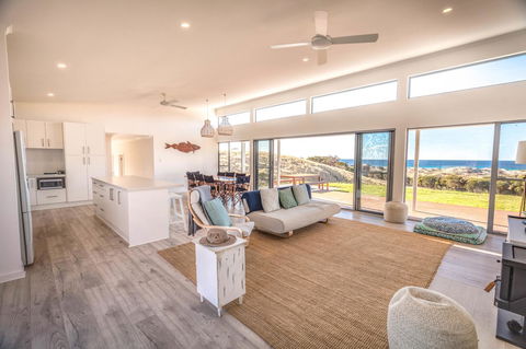 Middle River Beach House, Western House - Accommodation in Bendigo 0