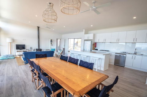 Middle River Beach House, Western House - Accommodation in Bendigo 7