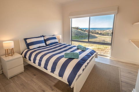 Middle River Beach House, Western House - Accommodation in Bendigo 9