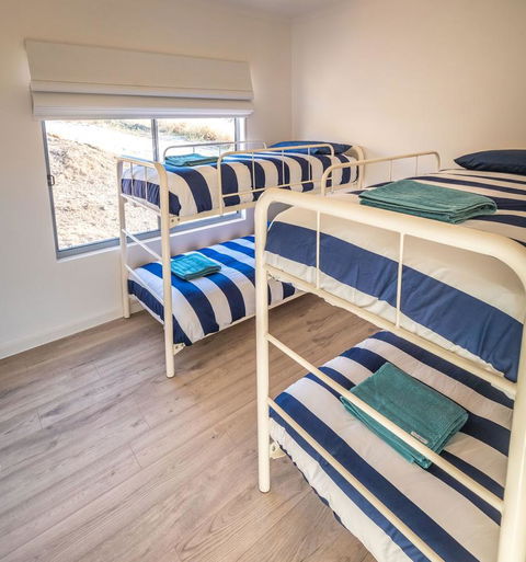 Middle River Beach House, Western House - Accommodation in Bendigo 11