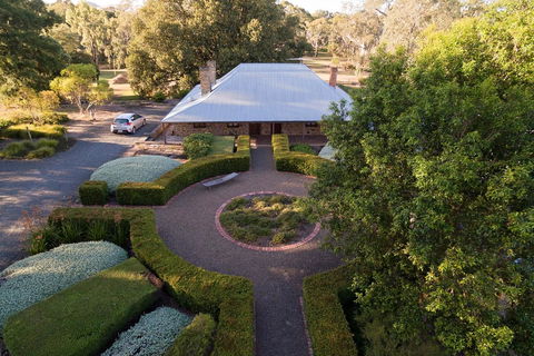 Jacobs Estate Cottage - Accommodation in Bendigo 2