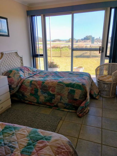 Seafront Shack - Accommodation in Bendigo 8