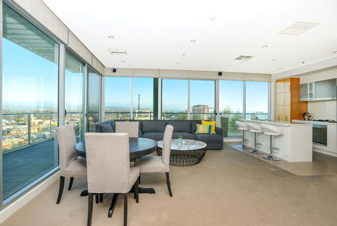 Glenelg Skyline Penthouse - Accommodation in Bendigo 7
